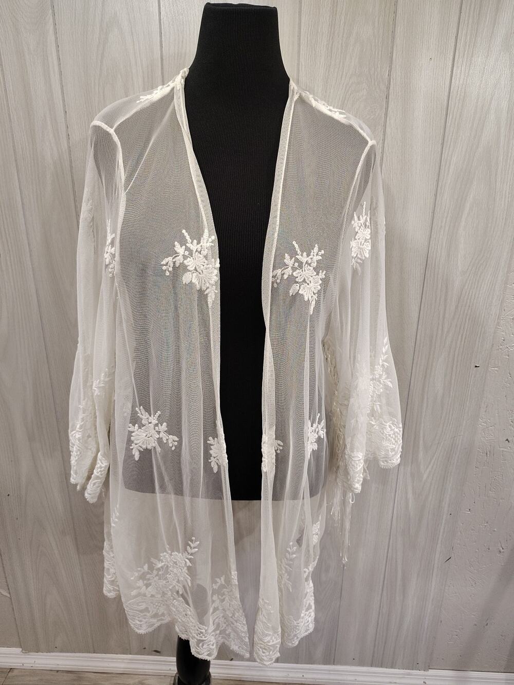 Women's Torrid White Cottage Peasant Fairy Open Cardigan Shawl SZ 1/2 Plus Gypsy